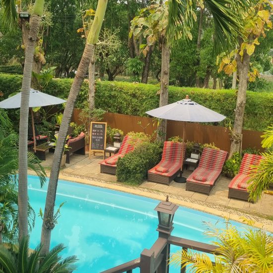 zwembad hotel chiang mai thailand