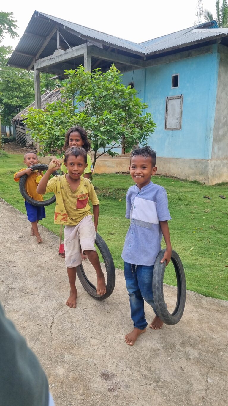 lokale kinderen kei eilanden
