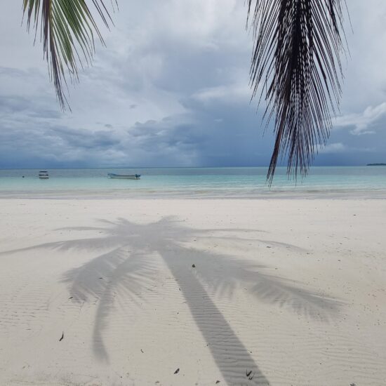 Pantai Ngubloat kei kecil